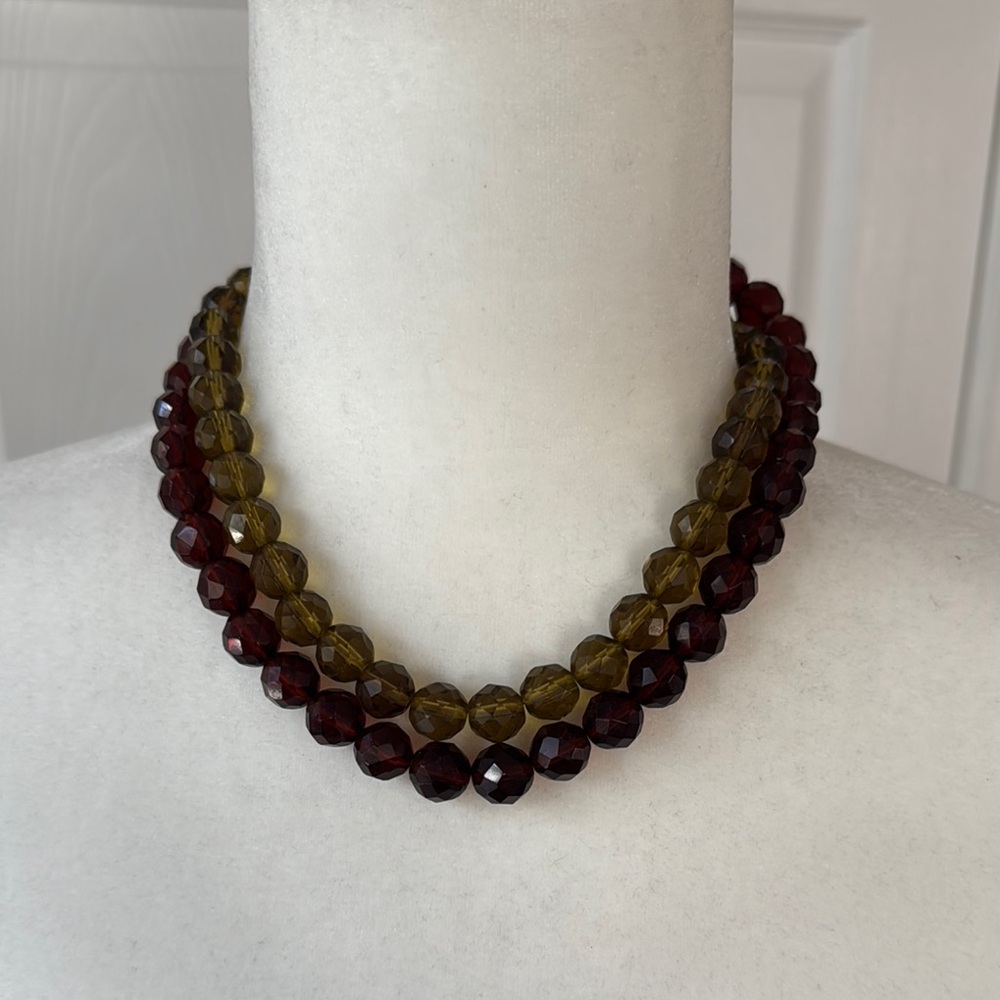 Elegant Beaded Necklace in Green and Brown